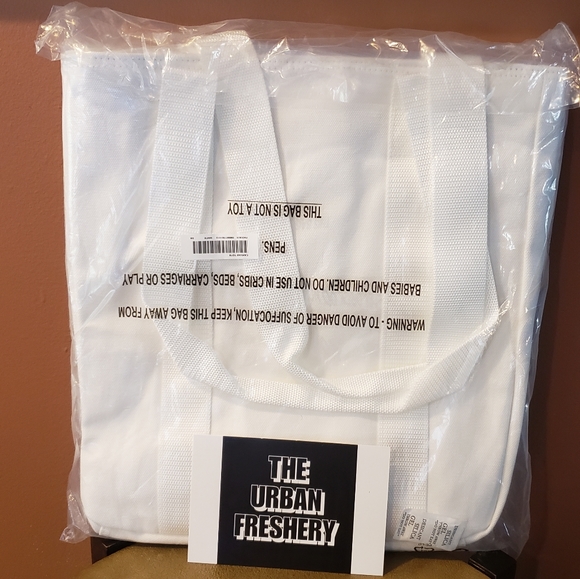 Authentic 🥰 Supreme Tote- White - Picture 3 of 4